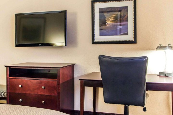 Quality Inn & Suites Peoria North
