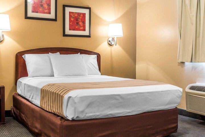 Room 21 of 32