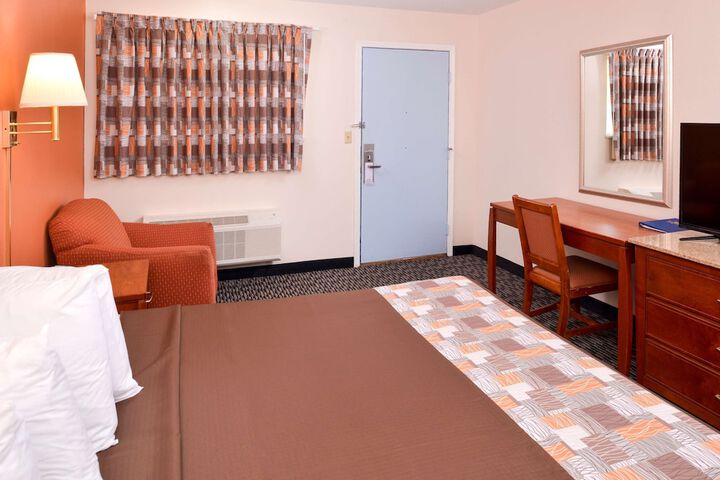 Room 9 of 25