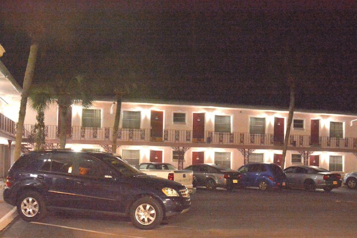 Carriage Inn Motel