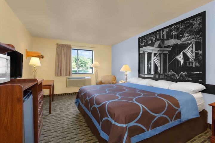 Room 5 of 14