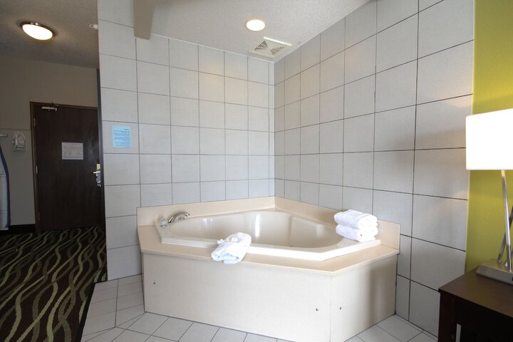 Holiday Inn Express Marshall by IHG