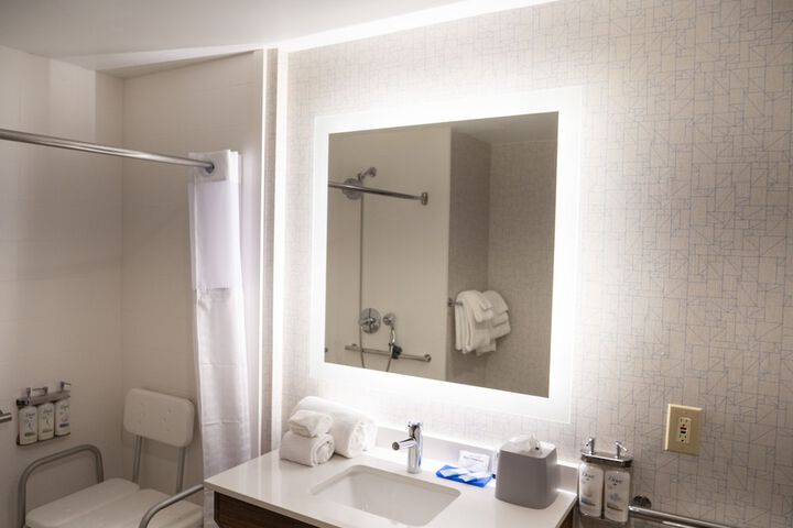 Holiday Inn Express & Suites Greenville Airport by IHG