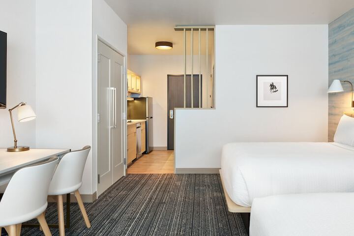 Room 27 of 59
