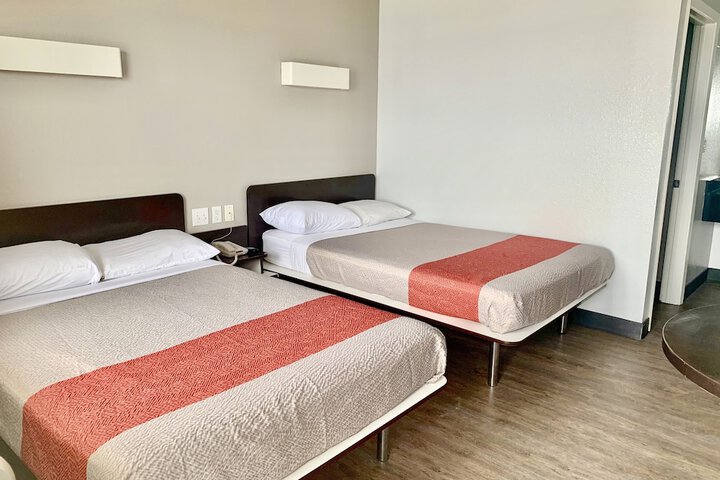 Room 16 of 35