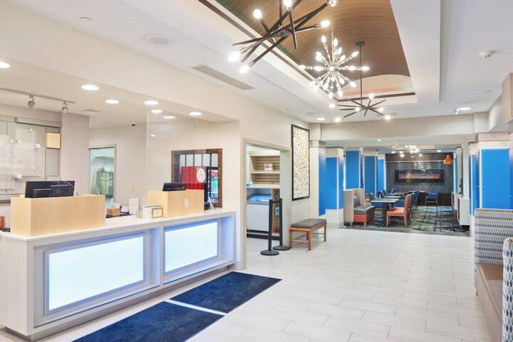 Holiday Inn Express & Suites Stroudsburg-Poconos by IHG