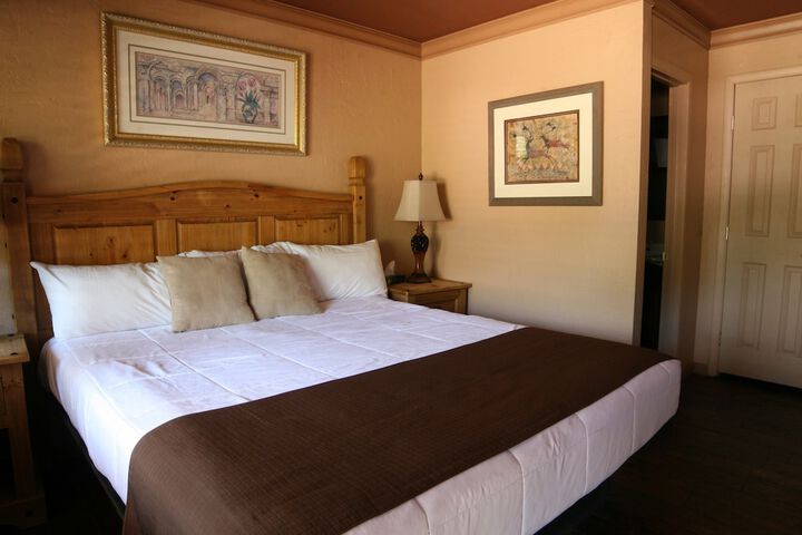 Room 15 of 84