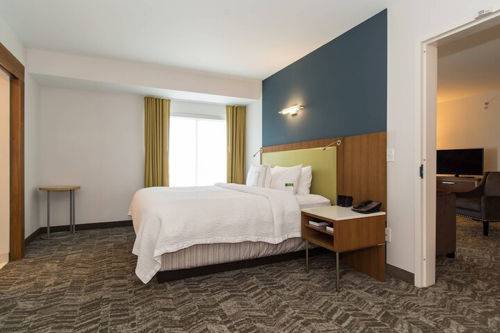 Room 18 of 38