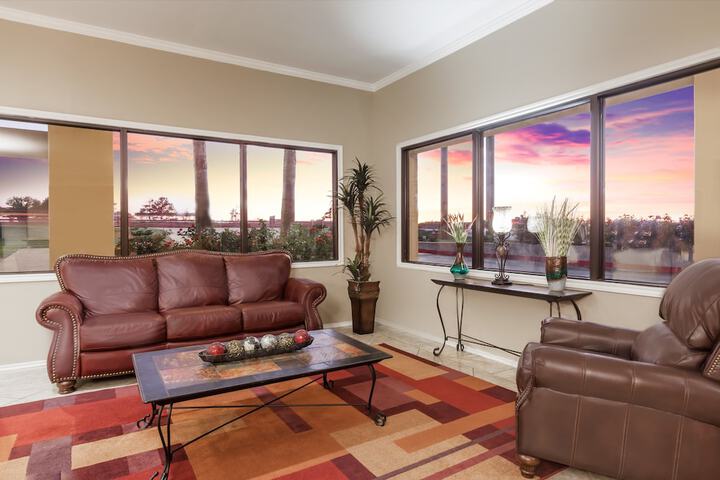 Days Inn & Suites by Wyndham Huntsville