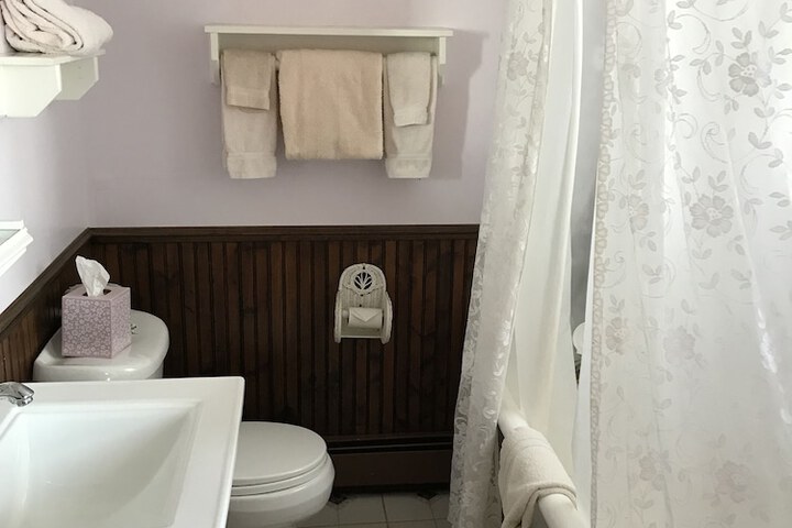Room 34 of 82
