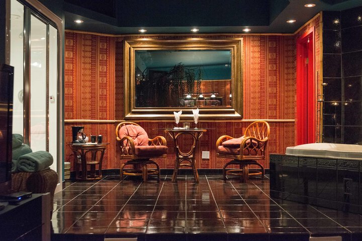 Room 7 of 62