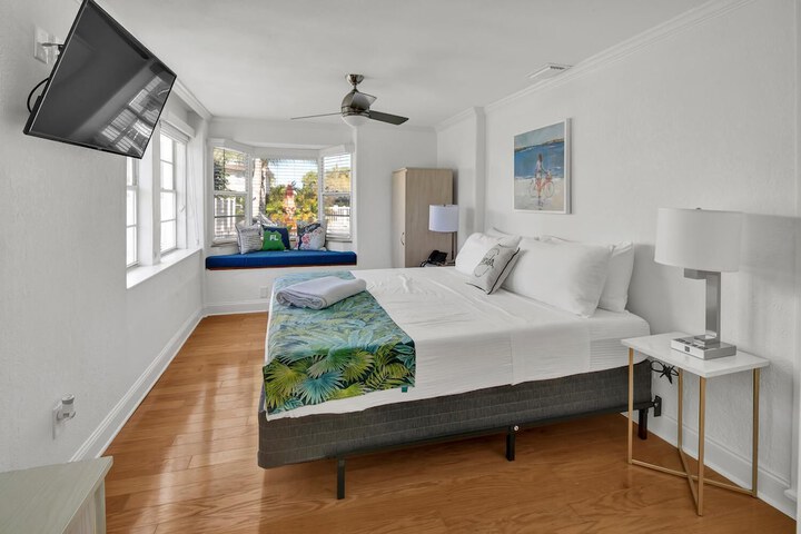 Room 34 of 54