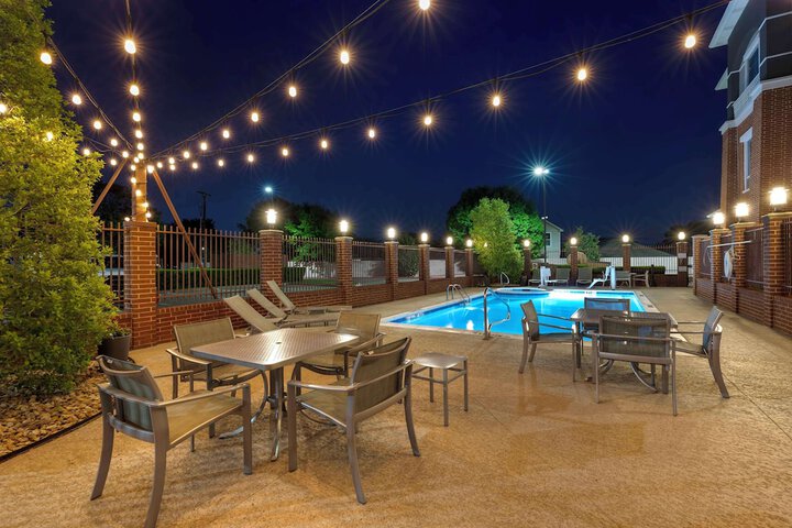Best Western Plus Duncanville / Dallas