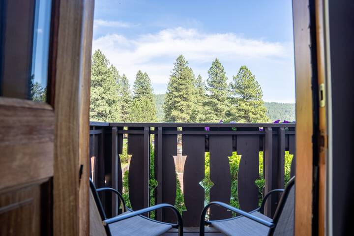 Blue Elk Inn