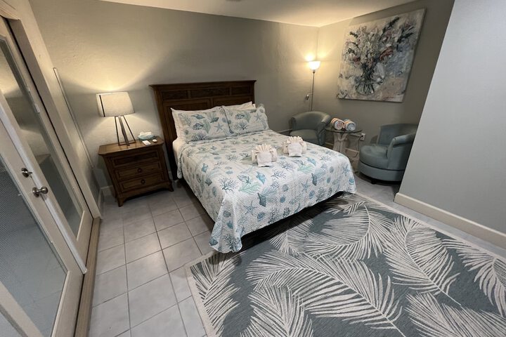 Tarpon Tale Inn