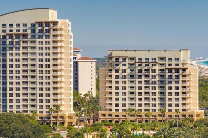 Sandestin Resort Luau by Tufan