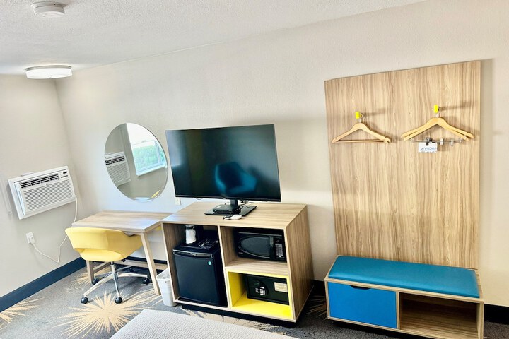 Room 58 of 80