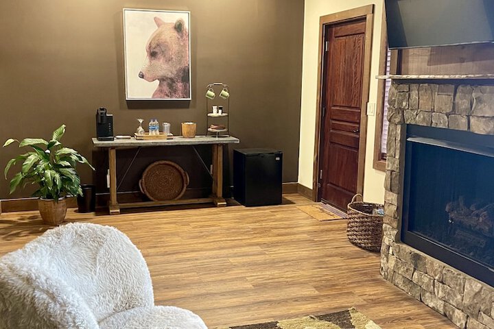 Room 27 of 42