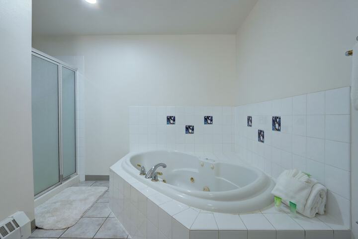 Room 32 of 36