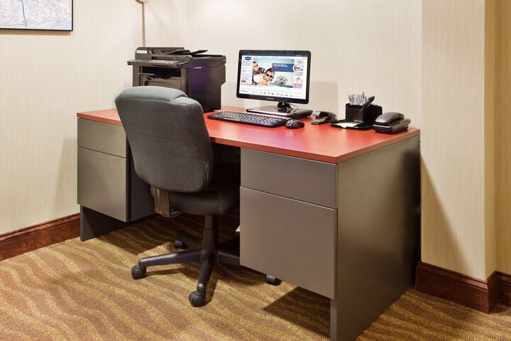 Business Center 44 of 45