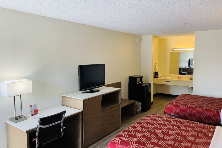 Room 18 of 29