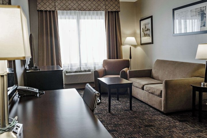 Room 28 of 48