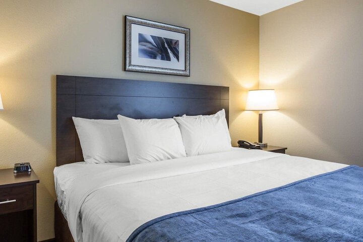 MainStay Suites Cartersville - Emerson Lake Point