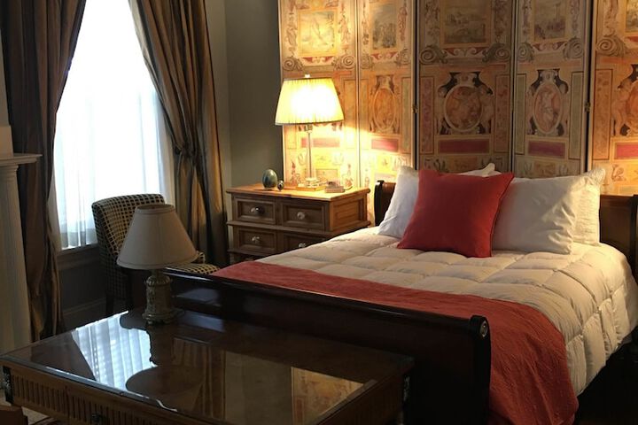 Room 17 of 37