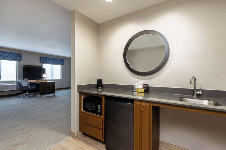 Room 15 of 32