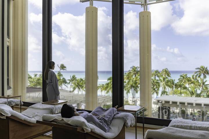 Hyatt Regency Waikiki Beach Resort & Spa