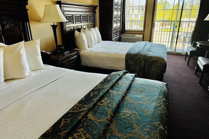 Hamilton Inn Select Beachfront Mackinaw City