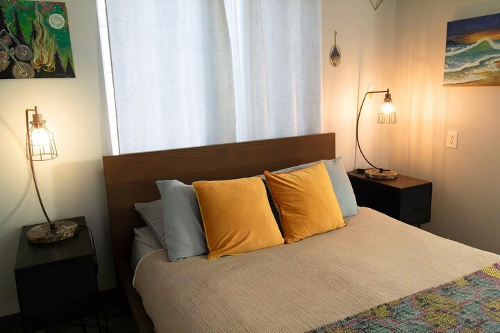 Room 17 of 28