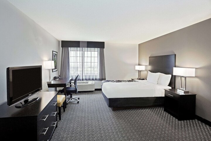 Room 32 of 42
