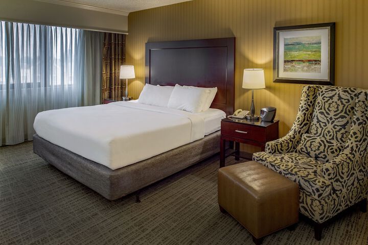 DoubleTree by Hilton St. Louis - Westport