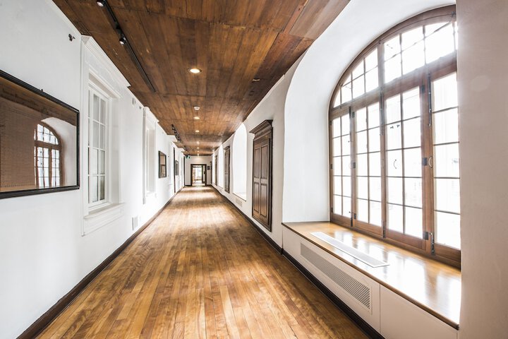 Ballroom/Hall 34 of 41