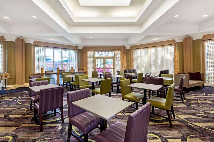 La Quinta Inn & Suites by Wyndham Ft. Lauderdale Plantation