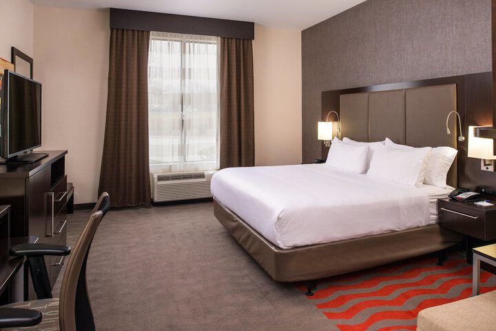 Holiday Inn Express & Suites Monroe by IHG