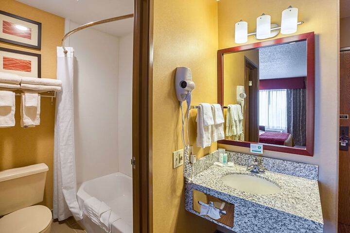 Room 25 of 47