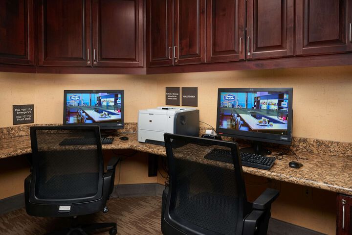 Business Center 39 of 40