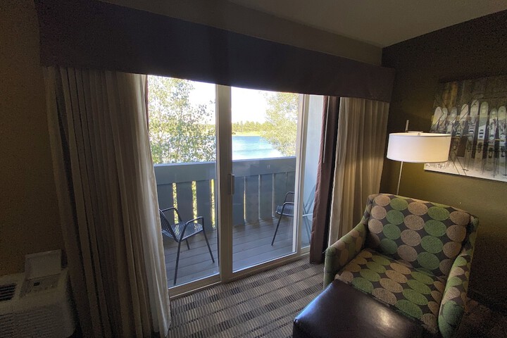 Room 12 of 38