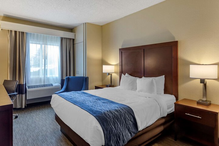 Room 32 of 51