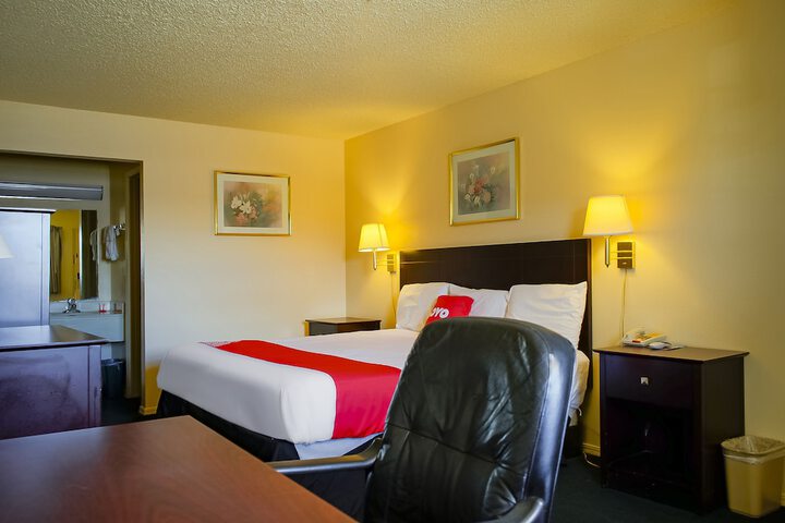 Room 17 of 28