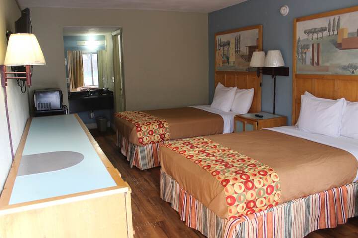 Room 25 of 34