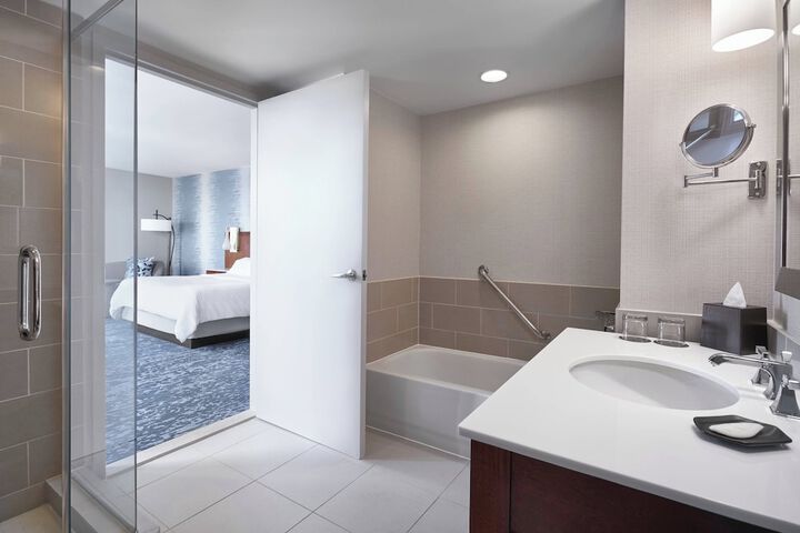 Room 9 of 25