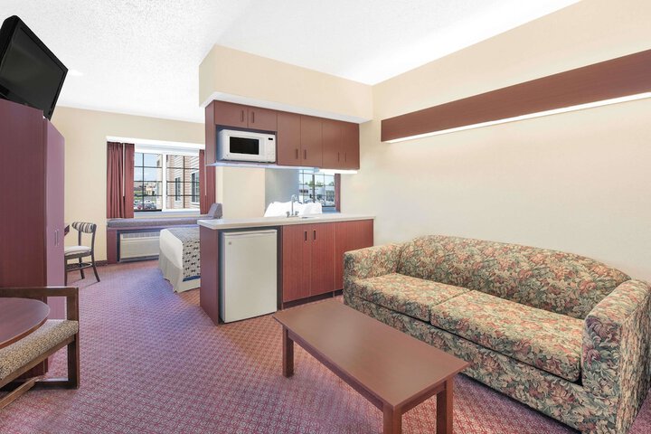 Microtel Inn & Suites by Wyndham Hamburg