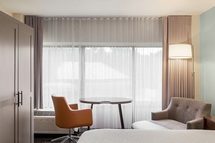Room 41 of 108