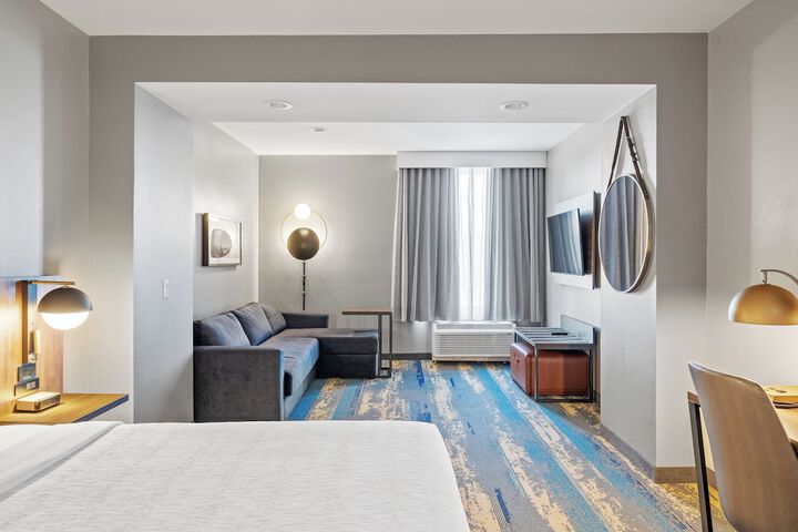 La Quinta Inn & Suites by Wyndham La Habra