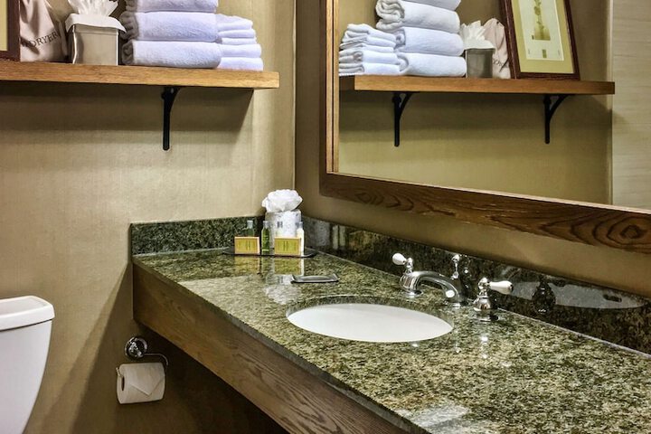 DoubleTree by Hilton Libertyville - Mundelein
