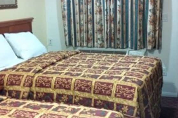 Room 15 of 34
