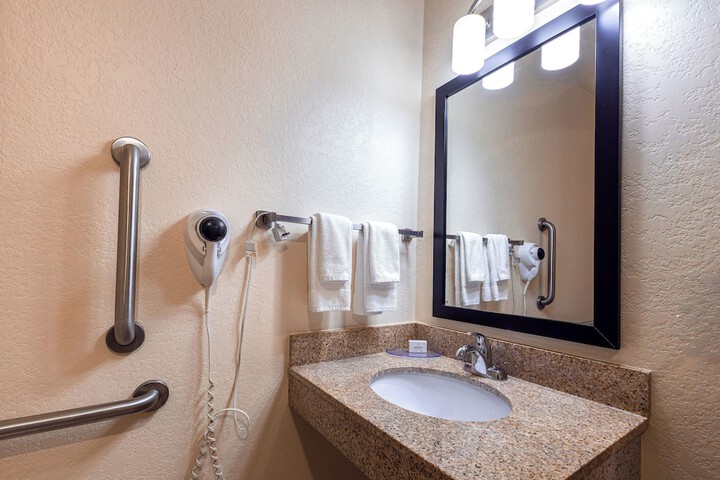 Cobblestone Inn & Suites – Big Lake
